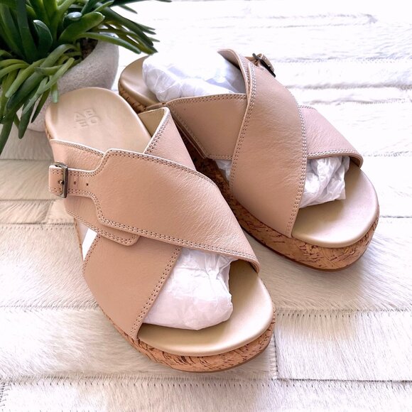 ABEO Solstice Cross Slide in Cuban Sand – Metatarsal - Picture 3 of 11